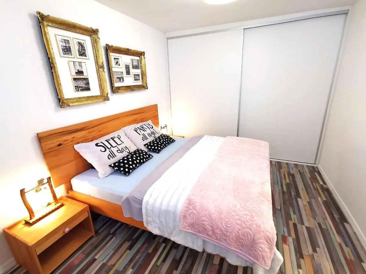 Colors Apartment Split