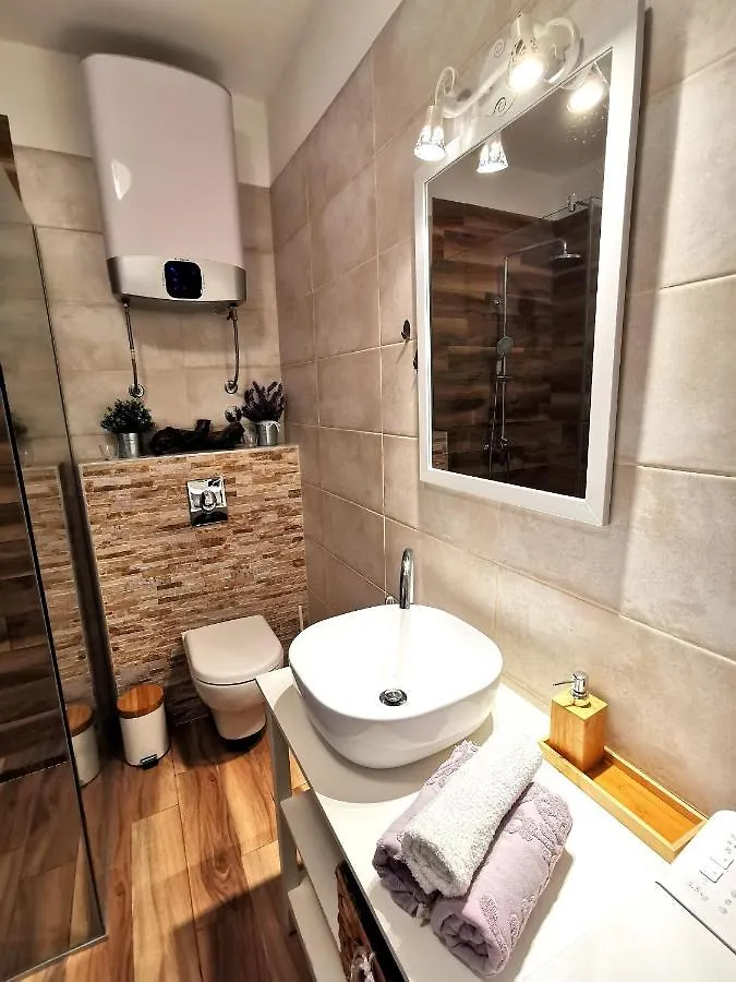 Colors Apartment Split