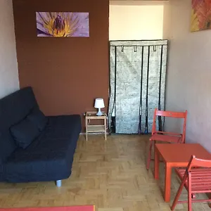 https://comedy-apartment.inbudapesthotels.com