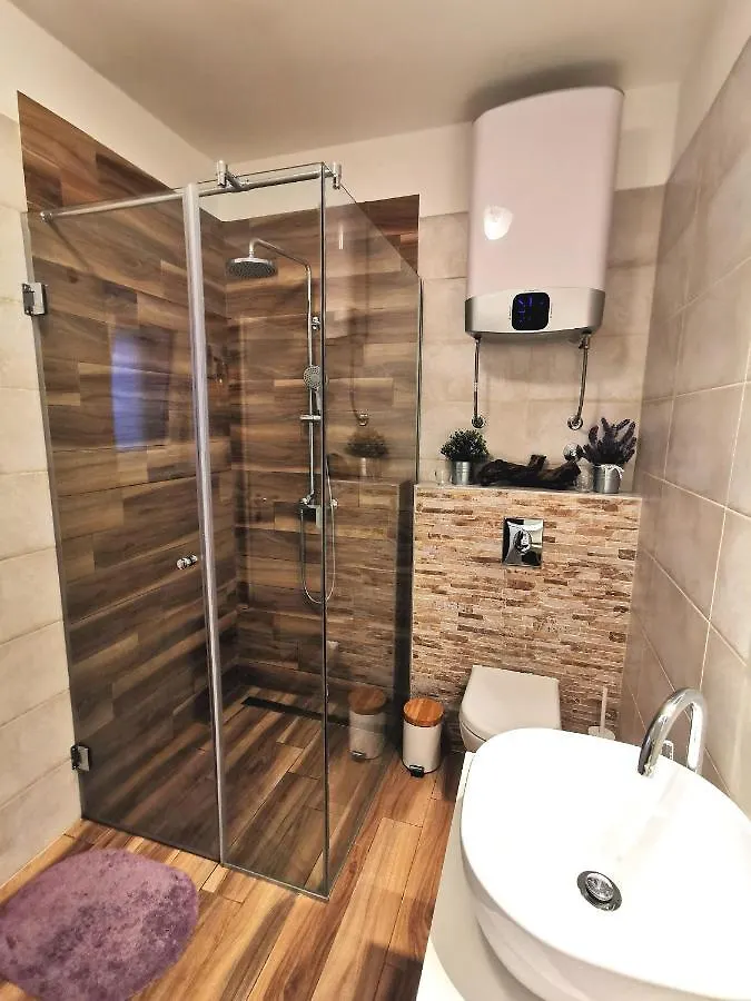 Colors Apartment Split