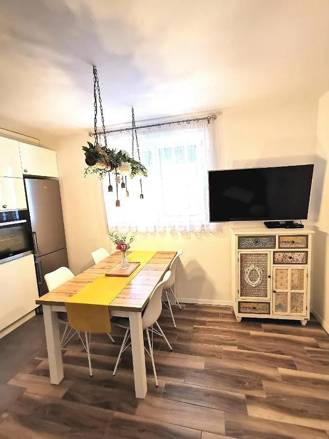 Colors Apartment Split